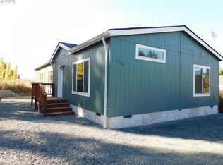 1880 Kincheloe St, Myrtle Point, OR 97458