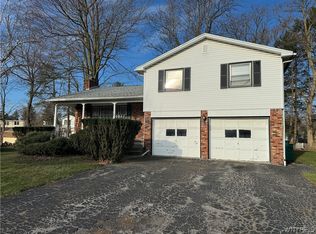 4165 James Ct, Williamsville, NY 14221