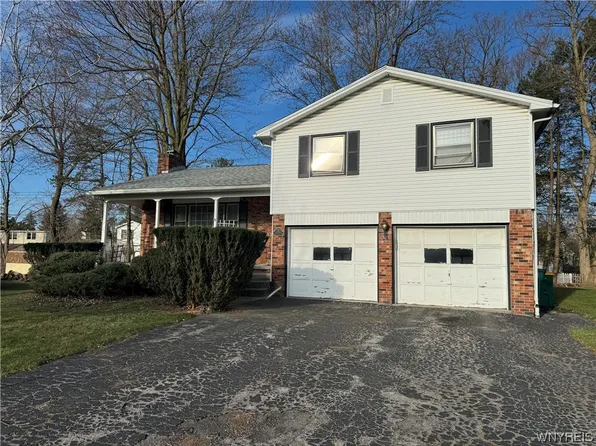 4165 James Ct, Williamsville, NY 14221