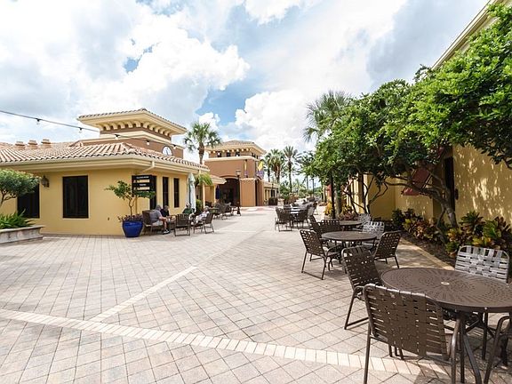5th image of 10687 Avila Cir