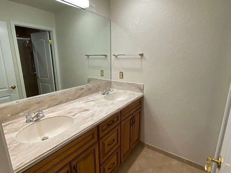 3565 Ballantyne Dr — Photo 10