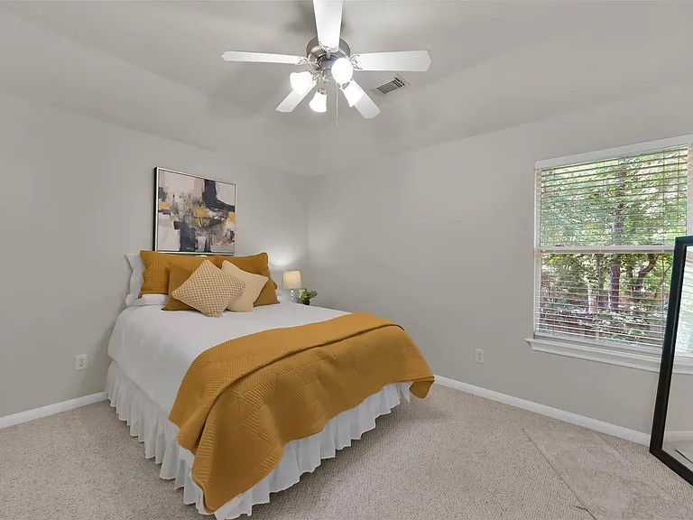 15 Aquiline Oaks Pl — Photo 38