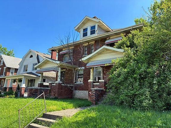 3rd image of 804-806 Fairwood Ave