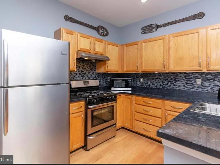 8747 Spring Brook Way — Photo 4