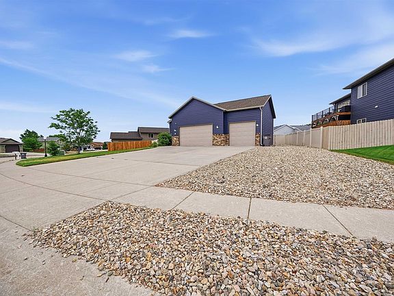 3rd image of 10175 Laramie Ln