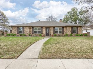 2400 Windsor Pl, Plano, TX 75075