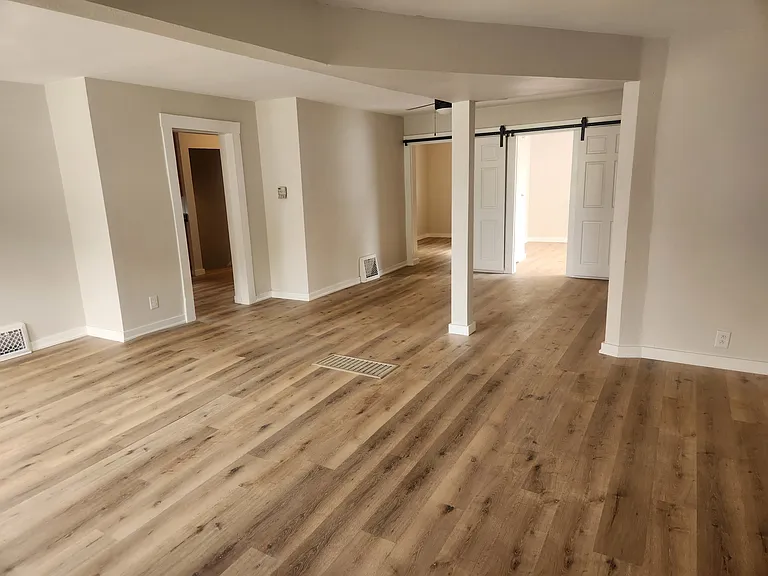 303 N Green St — Photo 2