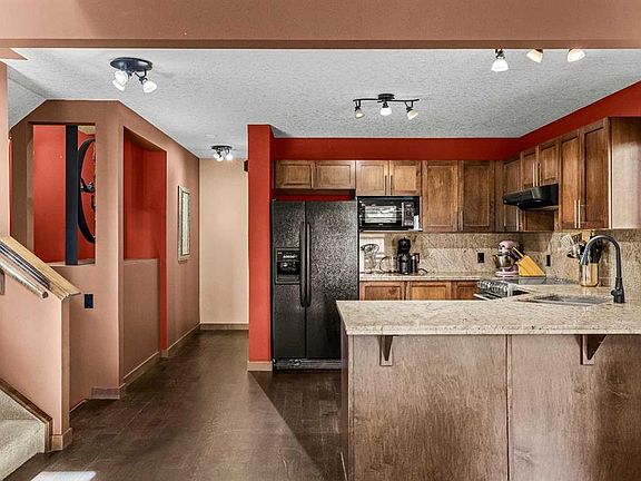 4th image of 108 S Armstrong Pl #202