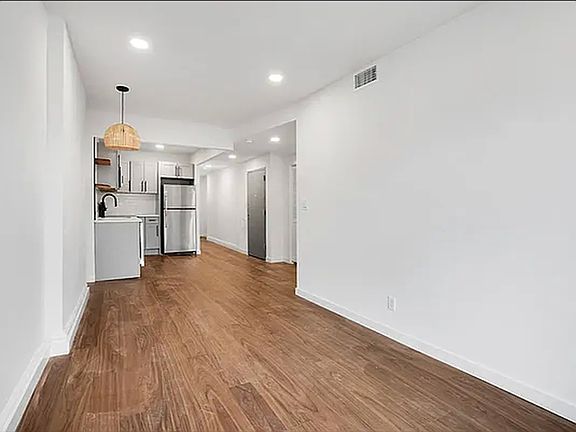 4th image of 128 Union St APT 4