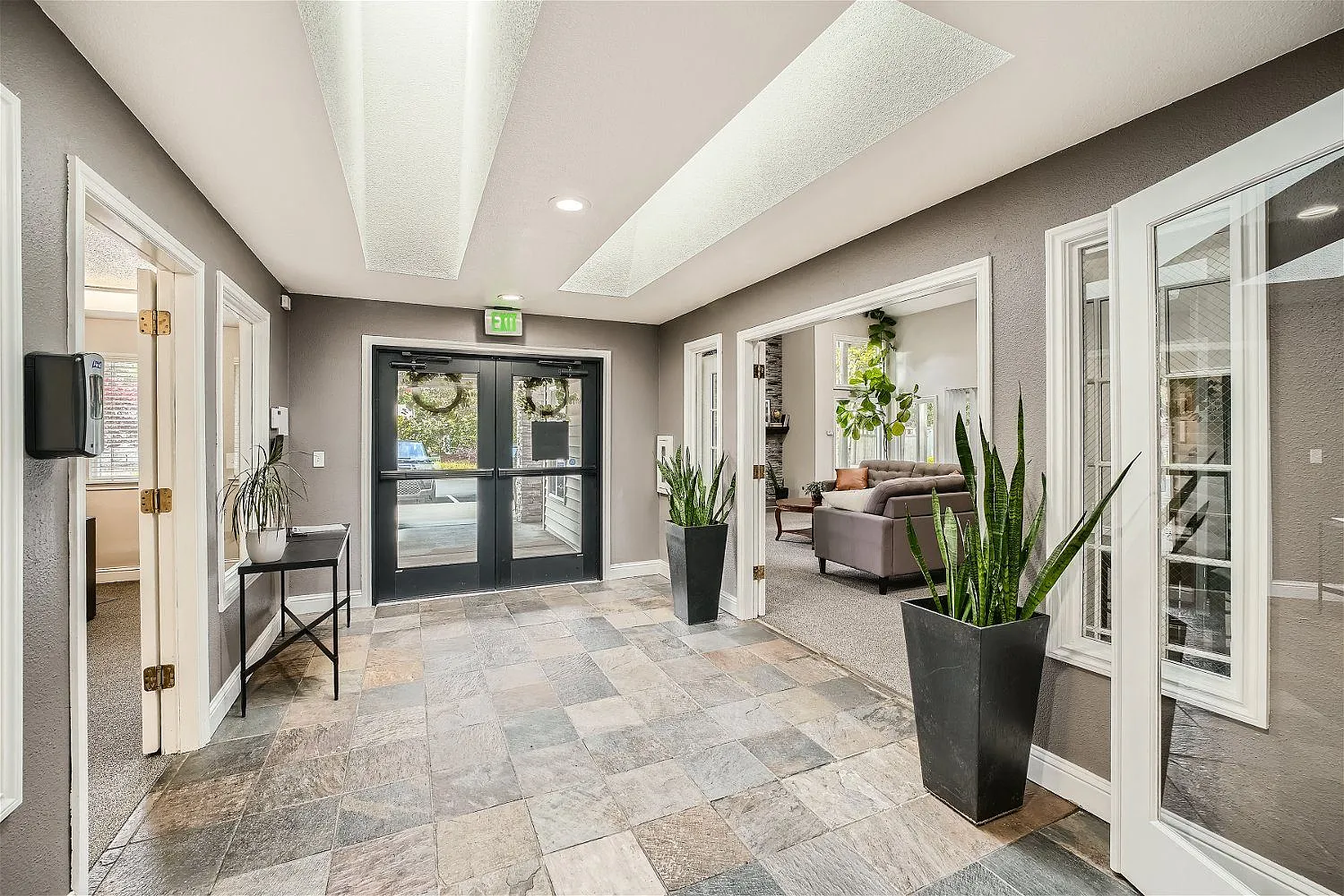 Bellwether Apartments — Photo 3