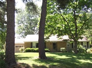 7438 Briar St, Prairie Village, KS 66208