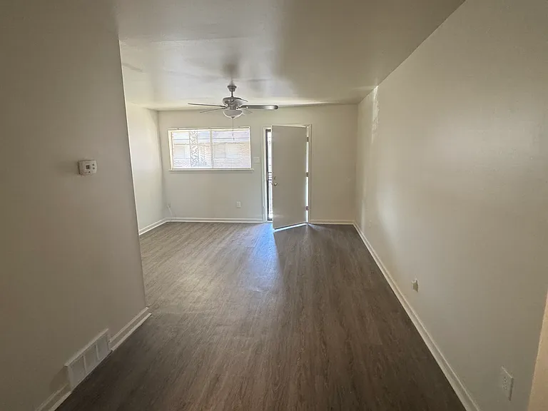 1882 Jefferson Ave #6 — Photo 4