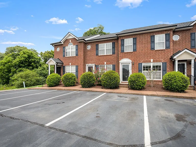 340 Stewarts Landing Cir — Photo 2