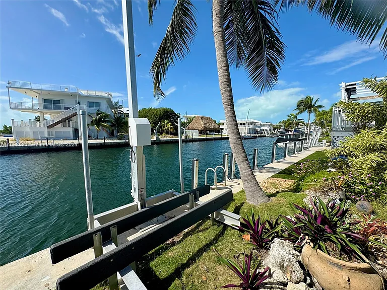 72 Ocean Dr — Photo 34