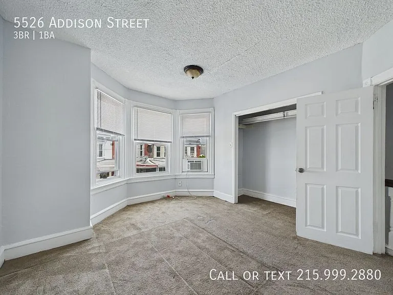 5526 Addison St — Photo 12