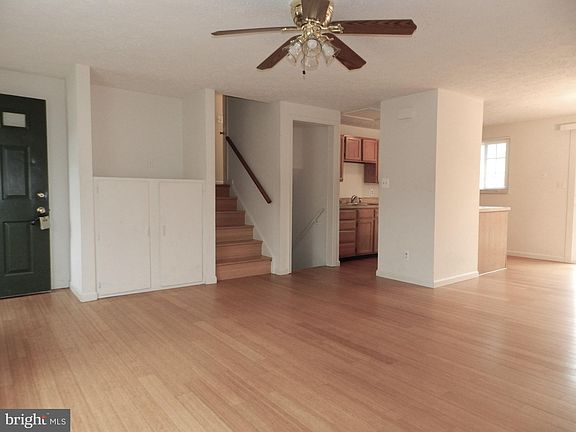 4th image of 10400 Maguire Ct