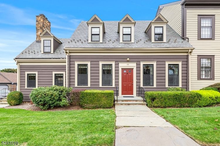 1st image of 44 Murray Hill Sq #44