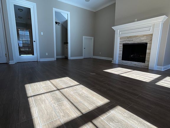 2nd image of 1922 Woodberry Ave