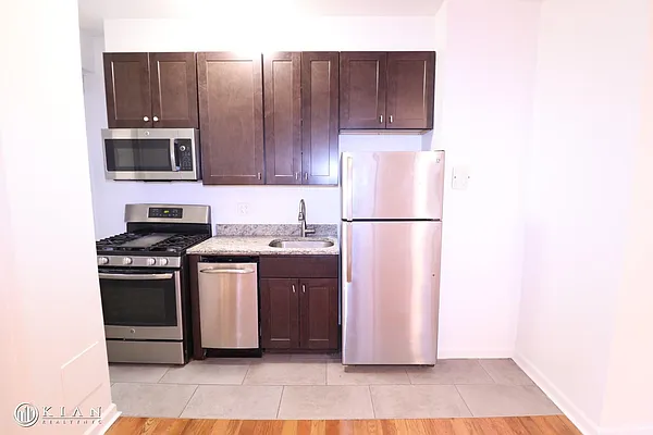 Rented by Kian Realty | media 6