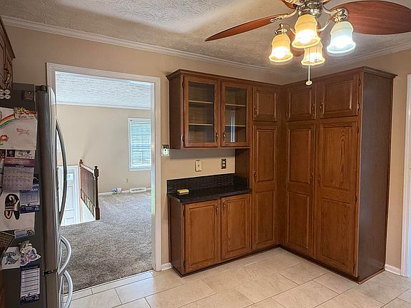 5th image of 3924 Gladman Way