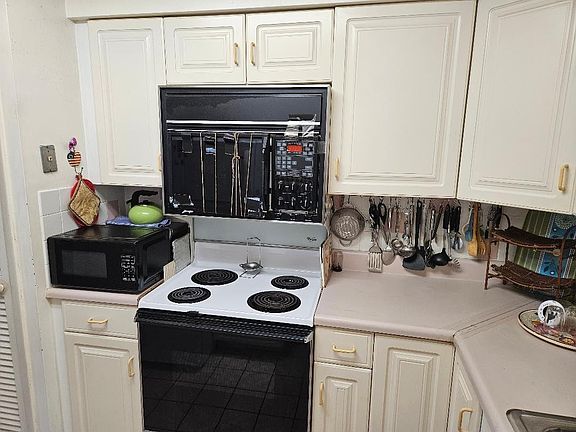 4th image of 777 SE 2nd Avenue #C117