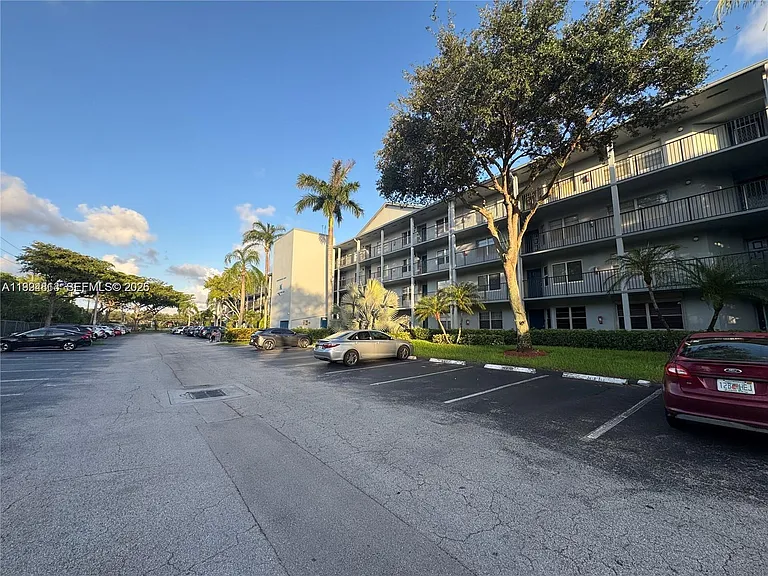 12500 SW 5th Ct #112M — Photo 11