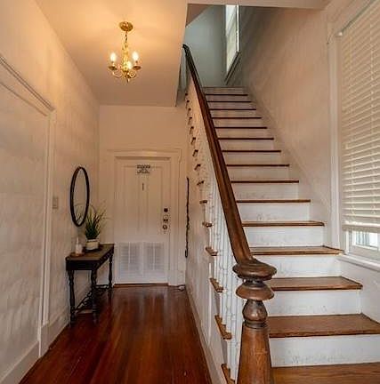 3rd image of 1326 London Blvd #1