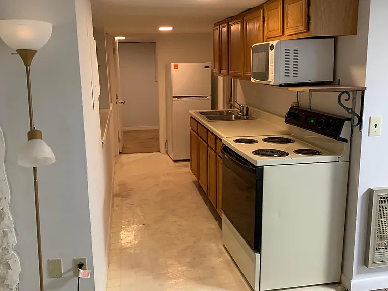 2611B Westwood Dr #B — Photo 5