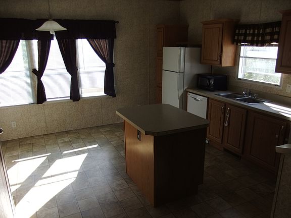 3rd image of 518 Alice Ave