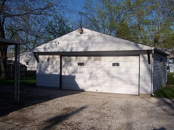 Oversized 2 Car garage with insulated walls