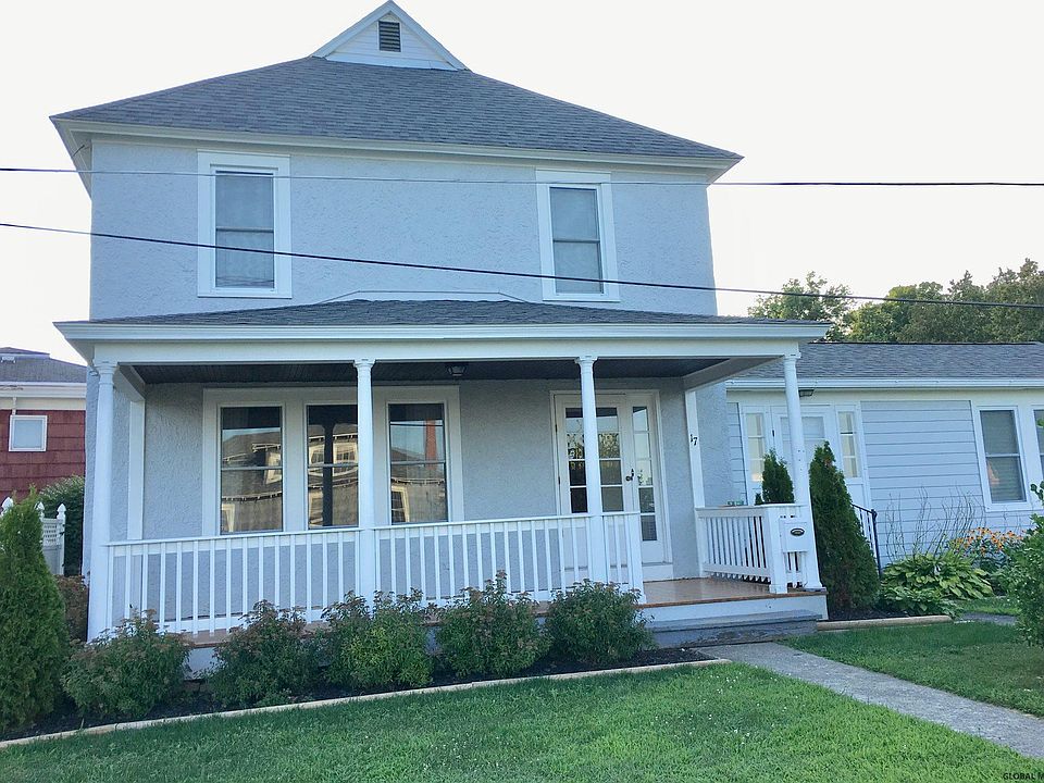 1st image of 17 Lewald Ln