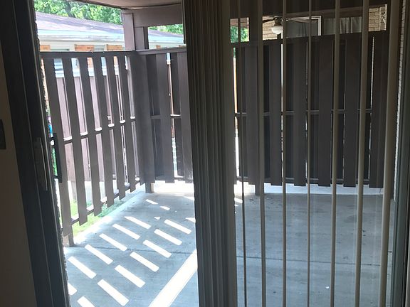 5th image of 403 Snow Ave