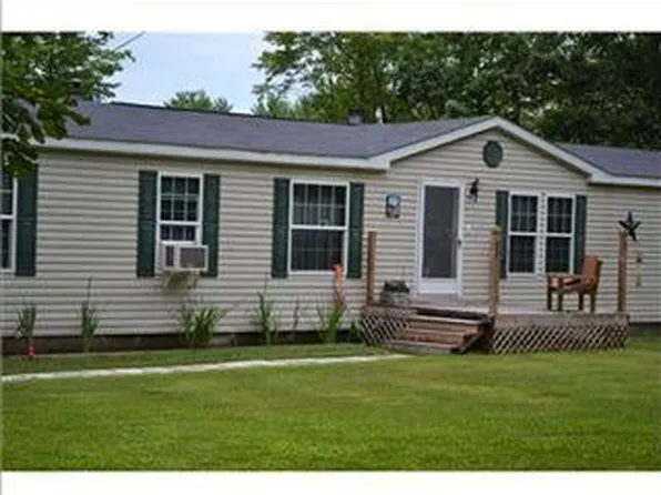 77 Fieldview Dr, Arundel, ME 04046