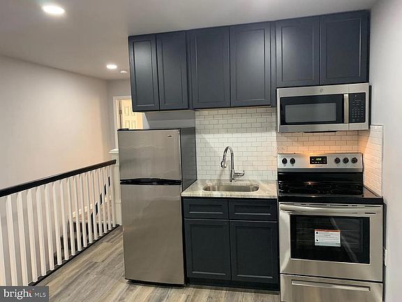 2nd image of 4428 Parrish St