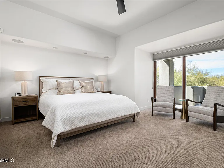 10015 E Graythorn Dr — Photo 8