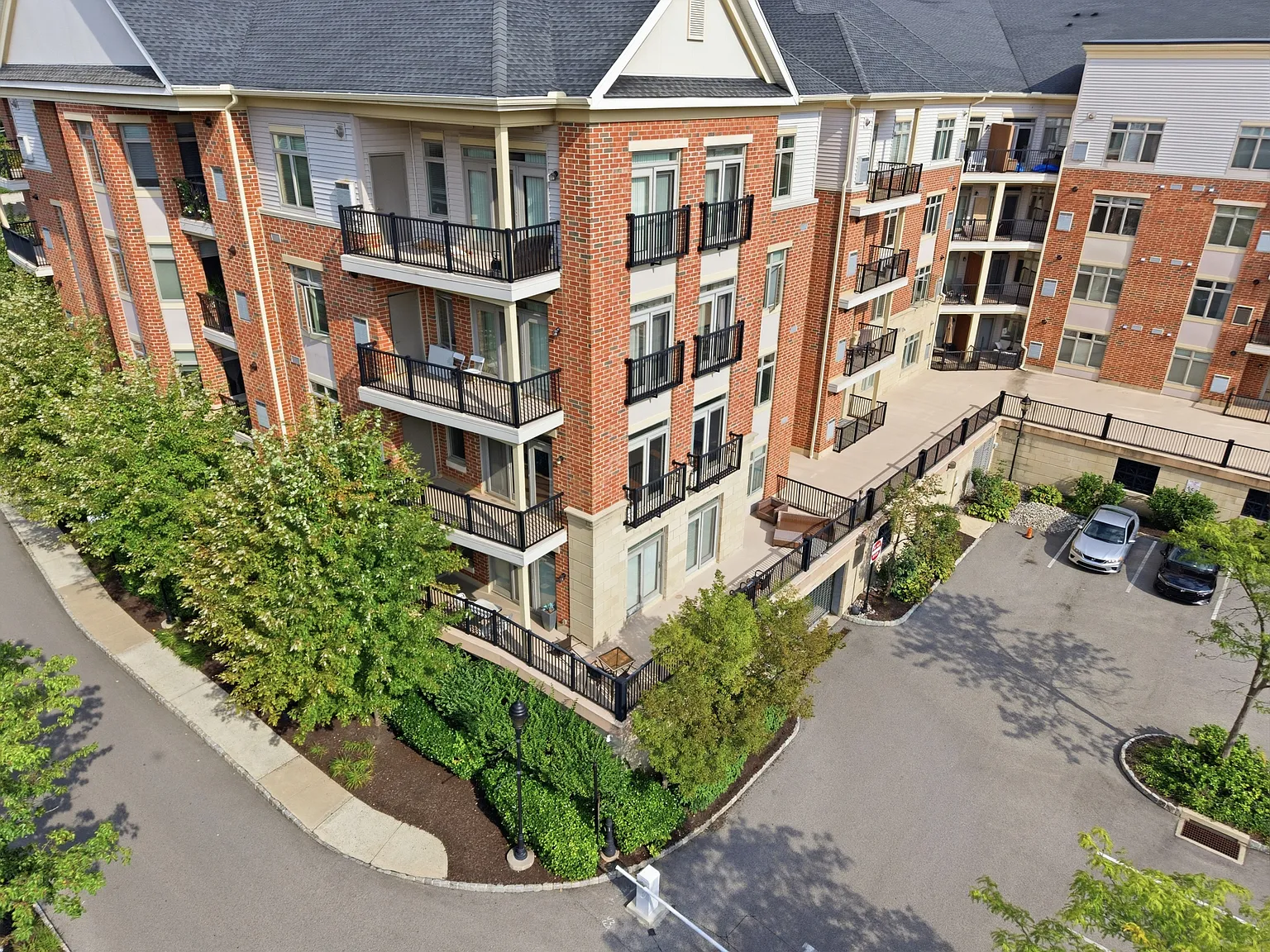 2 bed, 1374 sqft, $3,200 — Photo 2