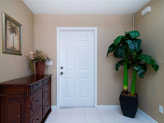 4th image of 1144 Cathedall Ave