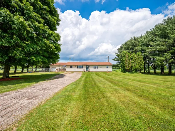 28644 Elm St, Dowagiac, MI 49047