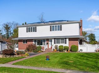 11 Eustace Dr, Commack, NY 11725