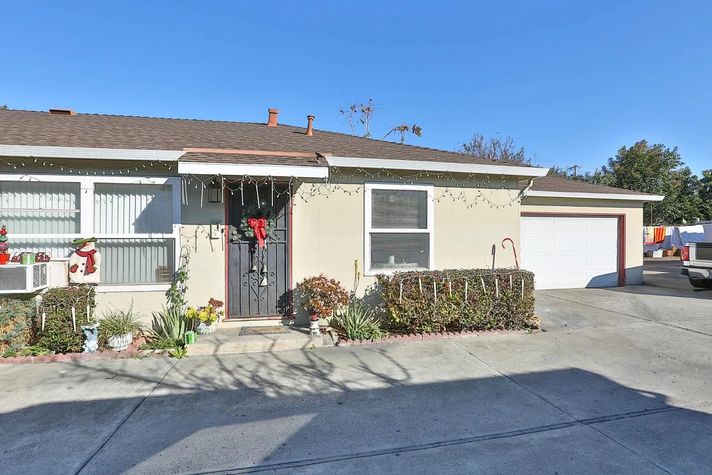 278 Goodyear St photo 1