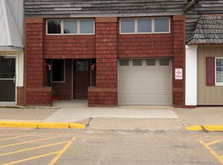 17 NW 4th St, Adams, MN 55909