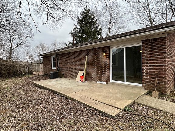 2nd image of 282 Greenfield Cir