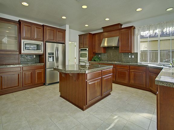 2nd image of 2022 Lamego Way