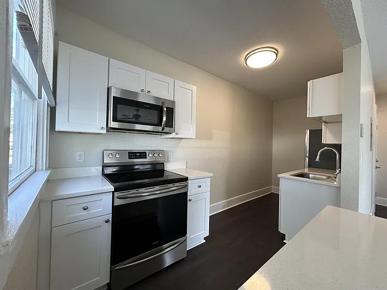 808 13th St N #3 — Photo 5