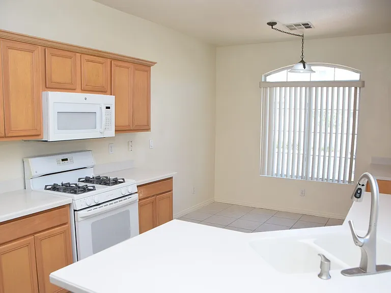 3847 Peachgate Ave — Photo 13