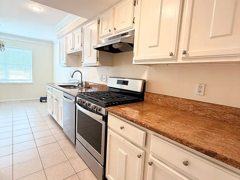 14899 Emberdale Dr — Photo 3