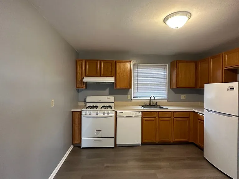 24 Parsons St — Photo 9