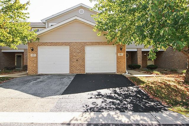 1st image of 15 Forest Wood Ln #15