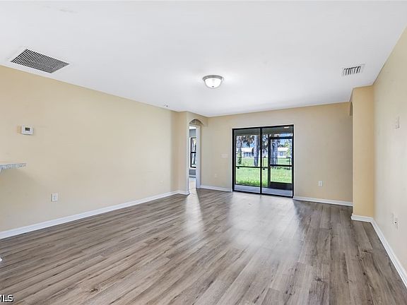 3rd image of 443 Shadow Lakes Dr