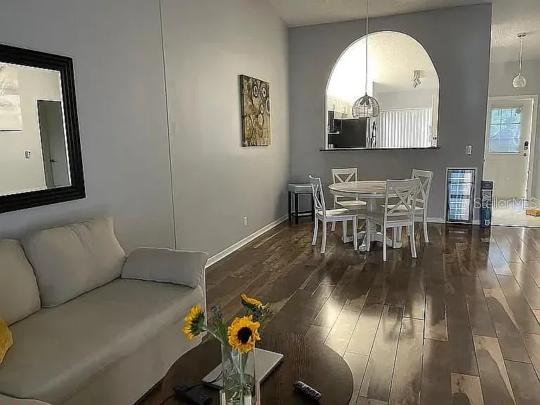 1030 Green Pine Blvd — Photo 2